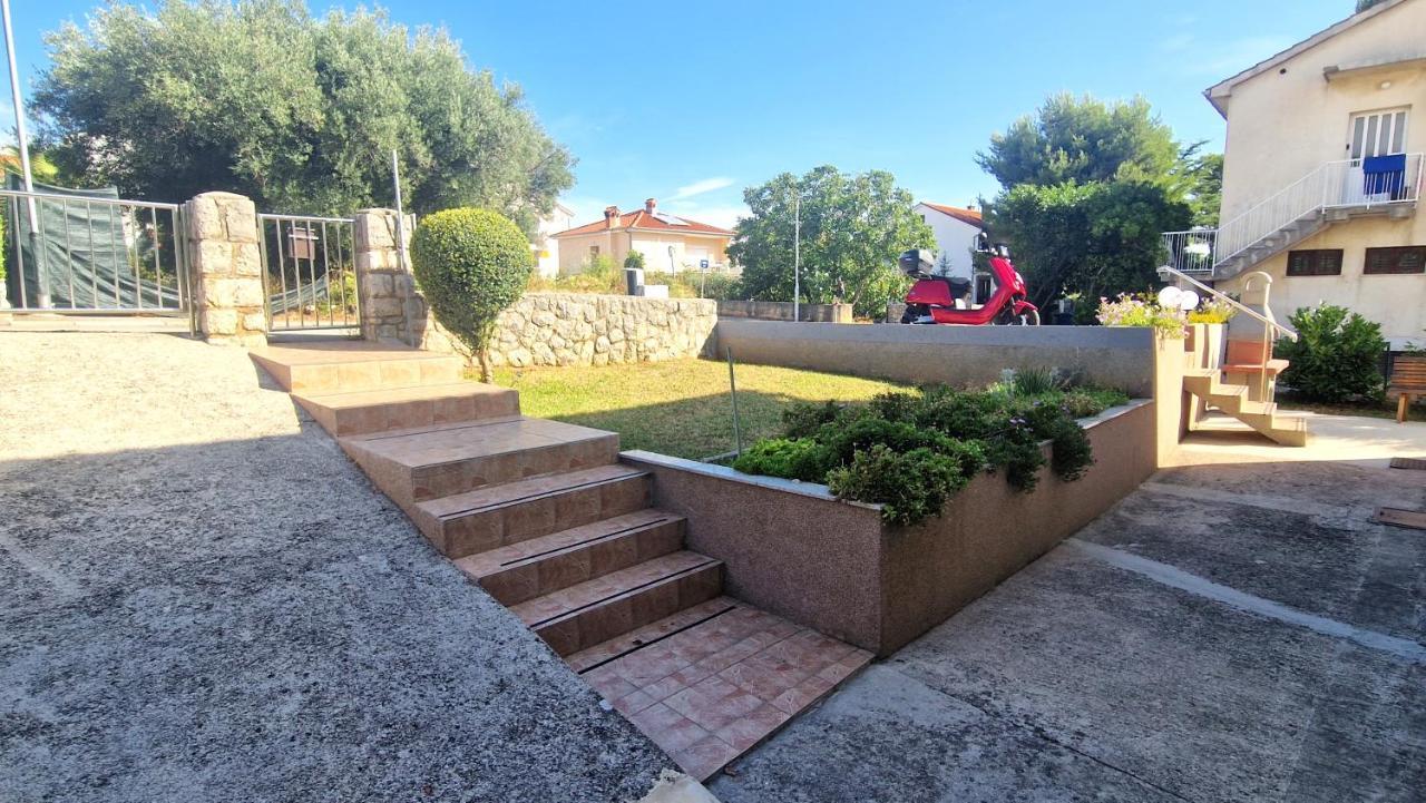Garden Apartments Krk Town Exteriör bild